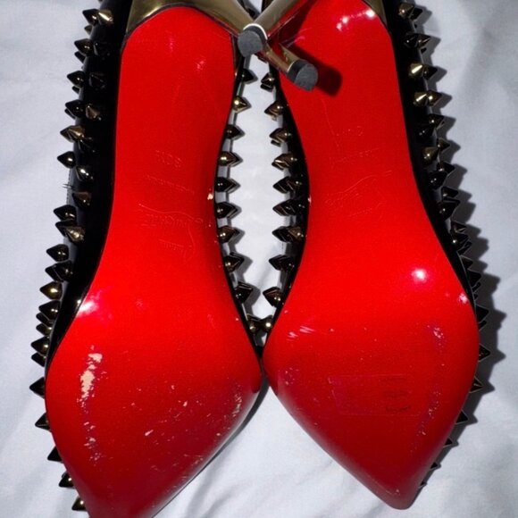 Christian Louboutin Pigalle Spiked pumps in black patent leather with gold - Picture 4 of 5